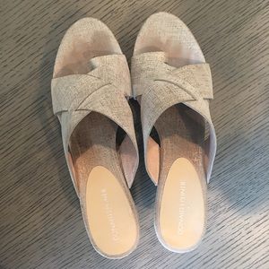 Donald Pliner champagne wedges